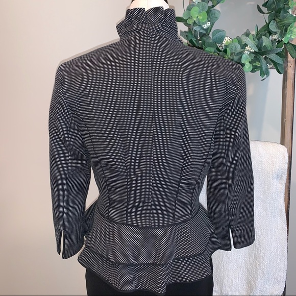 π»ββοΈ WHBM Peplum Blazer - Picture 8 of 13